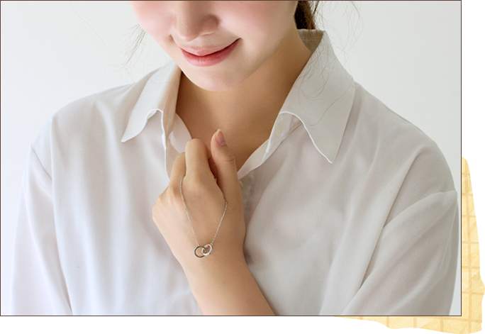 목걸이 착용 사진